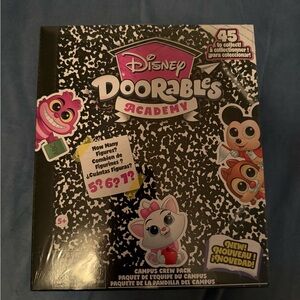 Disney Doorables Academy Playset - Black and Pink - 1 Box - J12